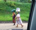 african-people-pictures-two-women-with-loads-on-head.JPG