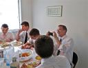 15jan13-ll-elders-eating-burt-taking-picture.jpg