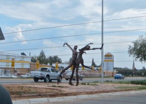 18dec14 - Klerksdorp statue