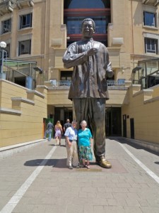 feb15 - Mandela Square - Us Statue